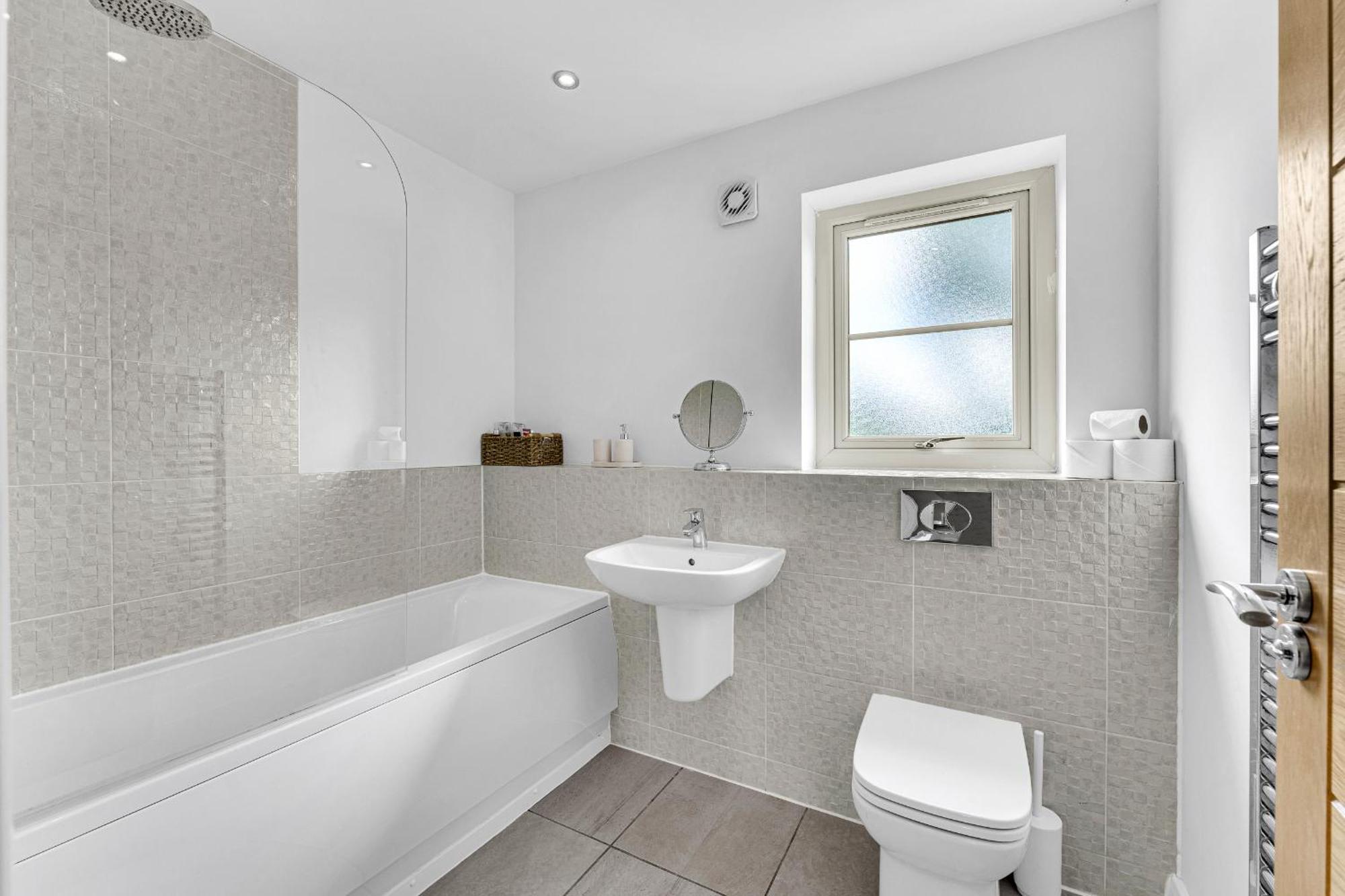 Brook Meadow House, 4 Bed House, Manchester Astley  Экстерьер фото