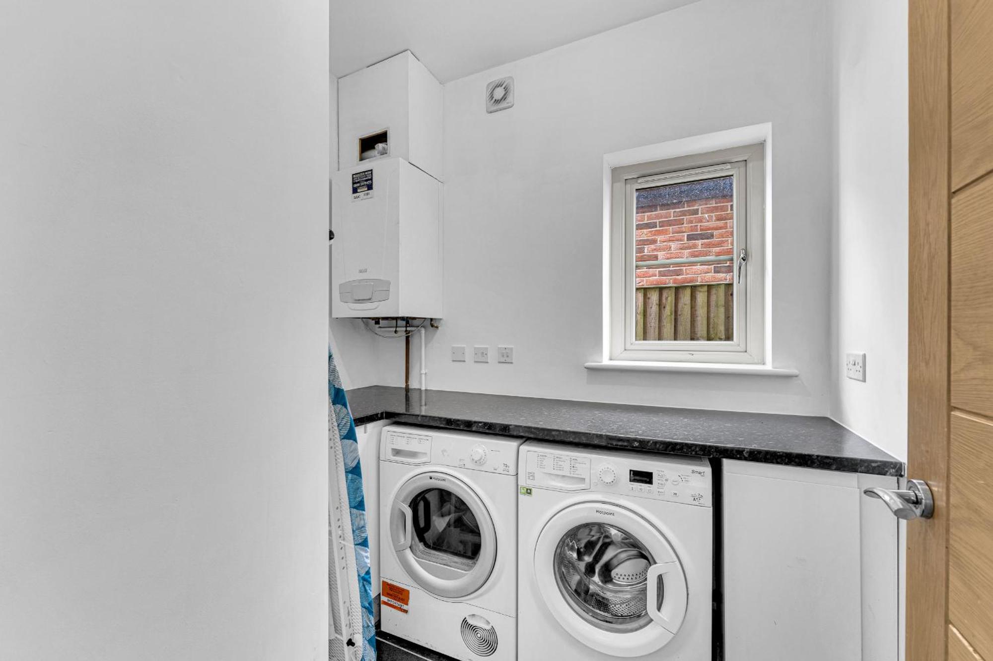 Brook Meadow House, 4 Bed House, Manchester Astley  Экстерьер фото