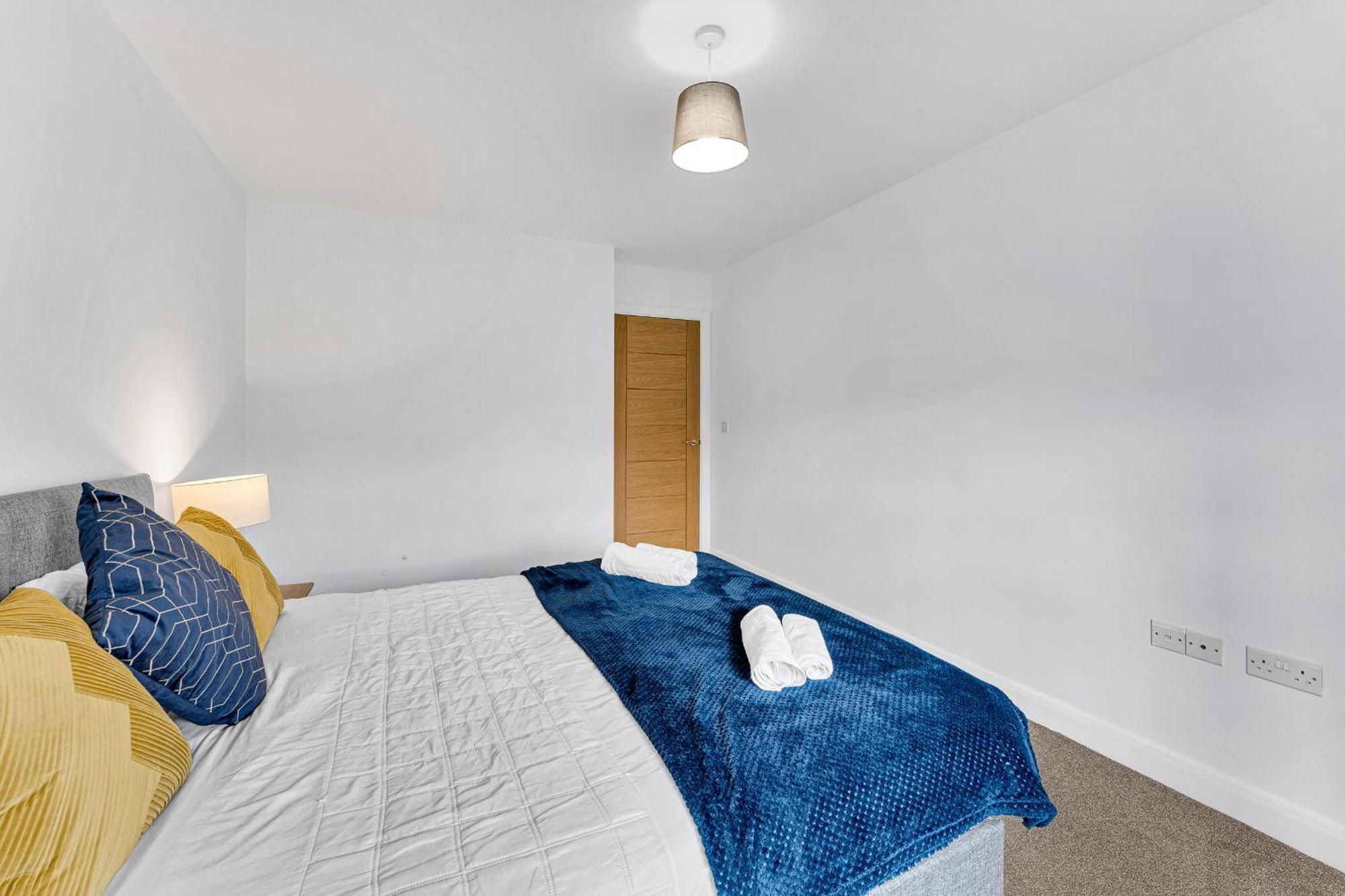 Brook Meadow House, 4 Bed House, Manchester Astley  Экстерьер фото