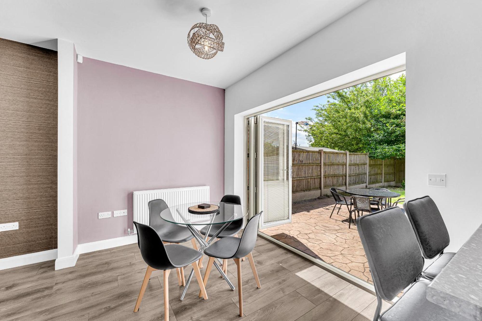 Brook Meadow House, 4 Bed House, Manchester Astley  Экстерьер фото