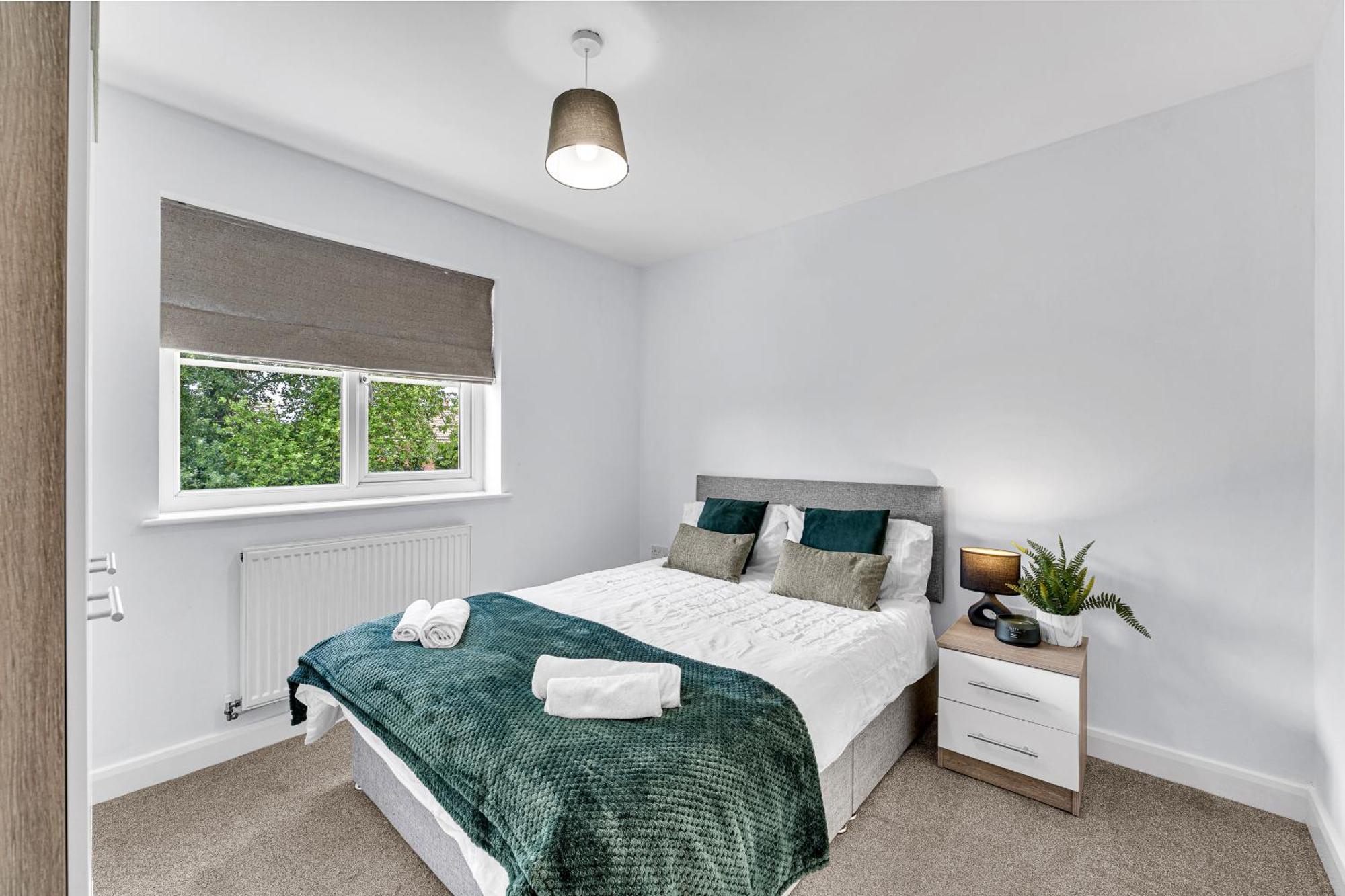 Brook Meadow House, 4 Bed House, Manchester Astley  Экстерьер фото