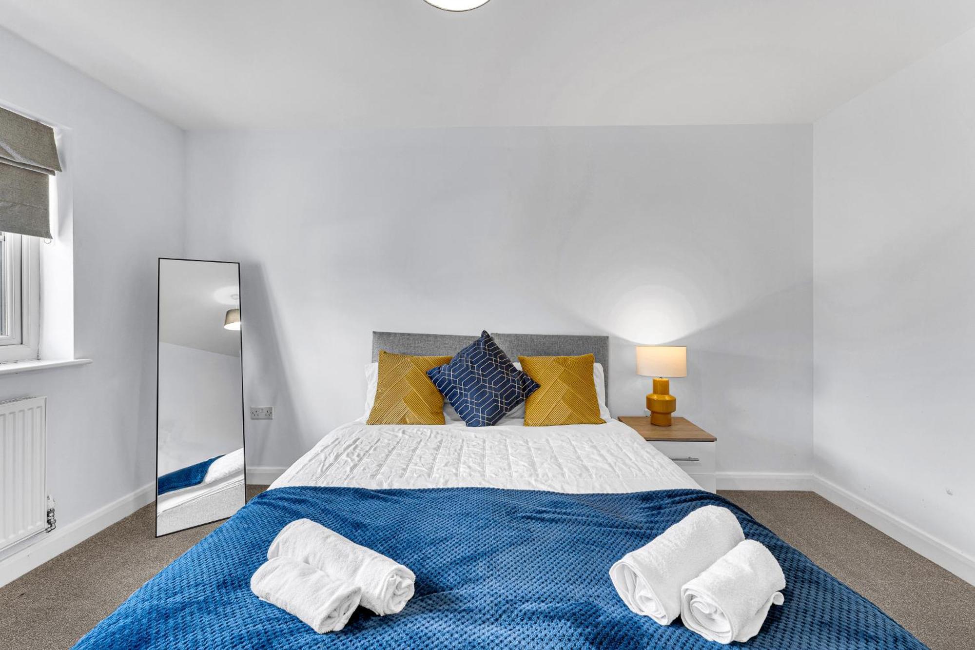 Brook Meadow House, 4 Bed House, Manchester Astley  Экстерьер фото